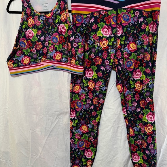 Johnny Was Bee Active Cantero SET. High Waist Criss Cross Leggings & Crop Top XL - Picture 3 of 7